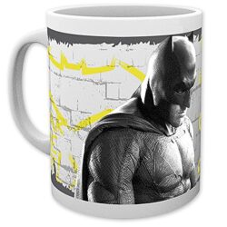 Taza de Batman  vs Superman Mug "Wanted" Marca Batman